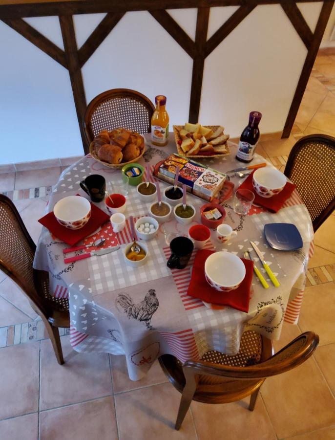 Chez Jollyjune, A Moins D'Une Heure Du Mont Saint Michel Champeaux Buitenkant foto